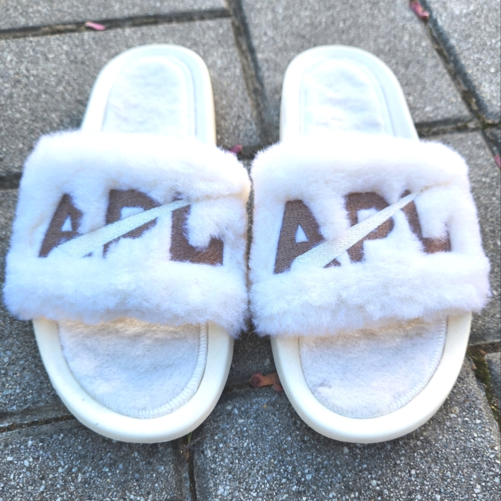 APL Big Logo Cream Shearling Slide 8